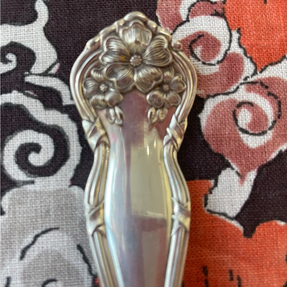 Arbutus Gravy Ladle - Picture 5 of 9